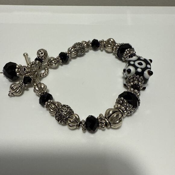 SILVERTONE & BLACK GLASS BEADED BRACELET W/ SPACERS - Picture 3 of 6